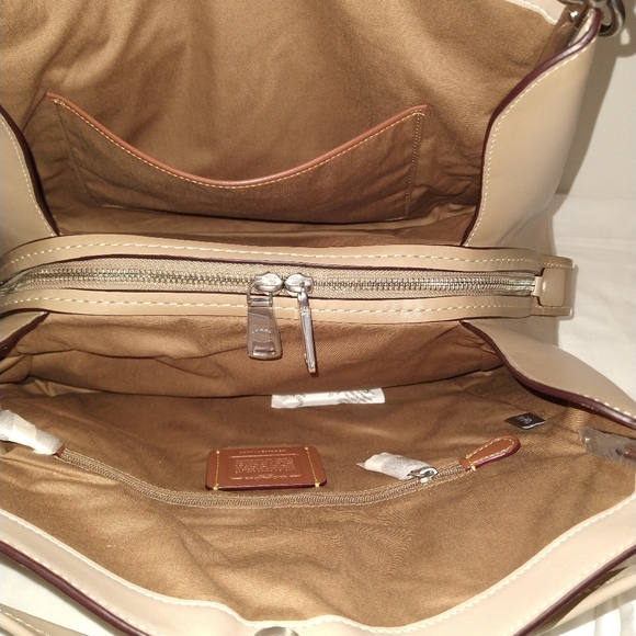 Sold* Signature Dalton Pebble Leather Shoulder Bag - Picture 2 of 16